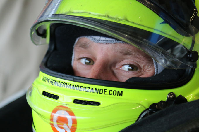 Renger van der Zande testing the limits